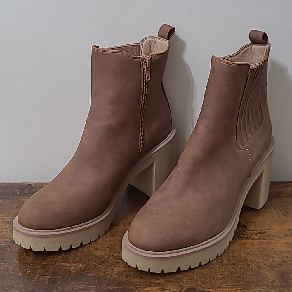 DV by Dolce Vita JADE Brown Heeled Boots with Chunky Sole size 8.5